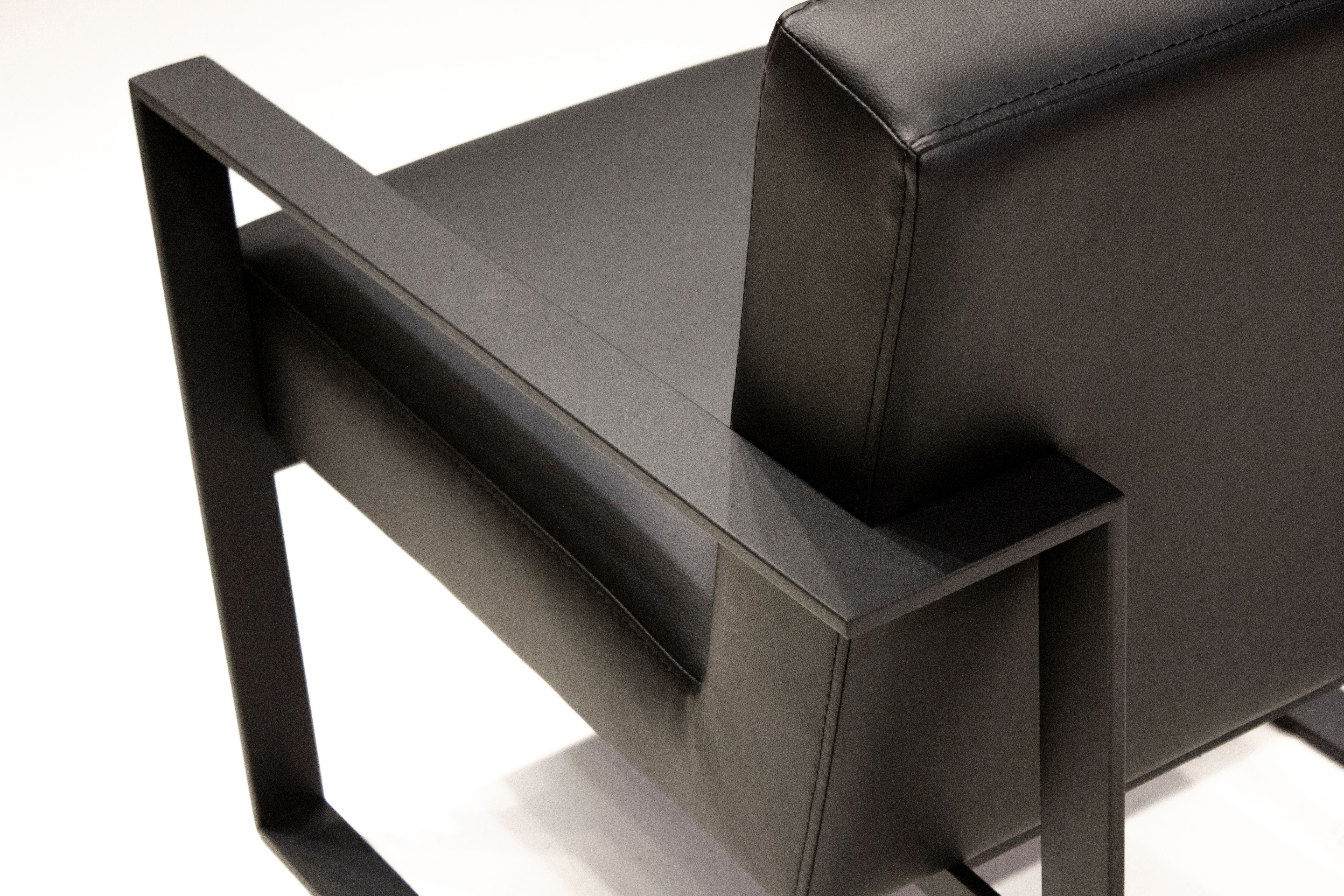 MOTIVO Occasional Chair in Black